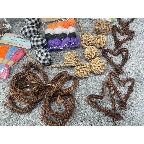 Crafters Square Thread Foam Roses Vine Balls Hearts Circle Potpourri Cutlery Set - Picture 9 of 10